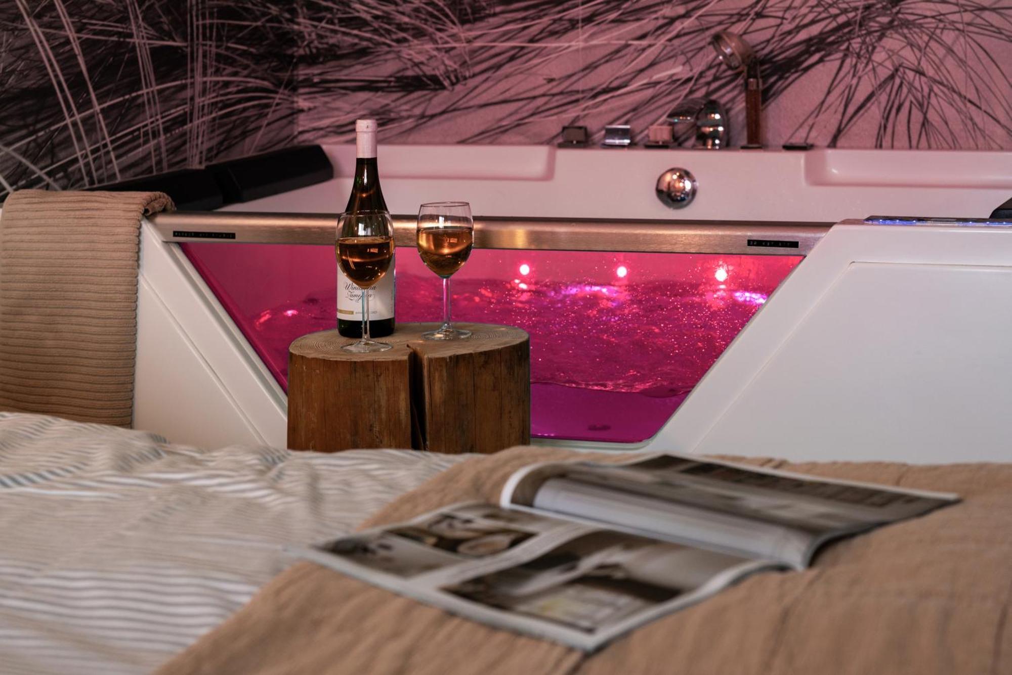 Apartament Z Jacuzzi & Sauna Chillout Kolobrzeg Exterior photo
